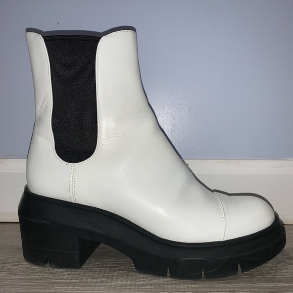 COPY - Stuart Weitzman Norah Chelsea Bootie - Picture 3 of 9